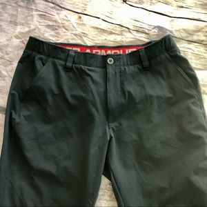 SOLD Under Armor Mens Golf / Performance Pants